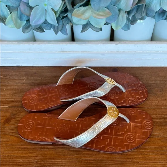 Tory Burch Thora Reverse Metallic Rosa Leather Thong - Picture 5 of 8